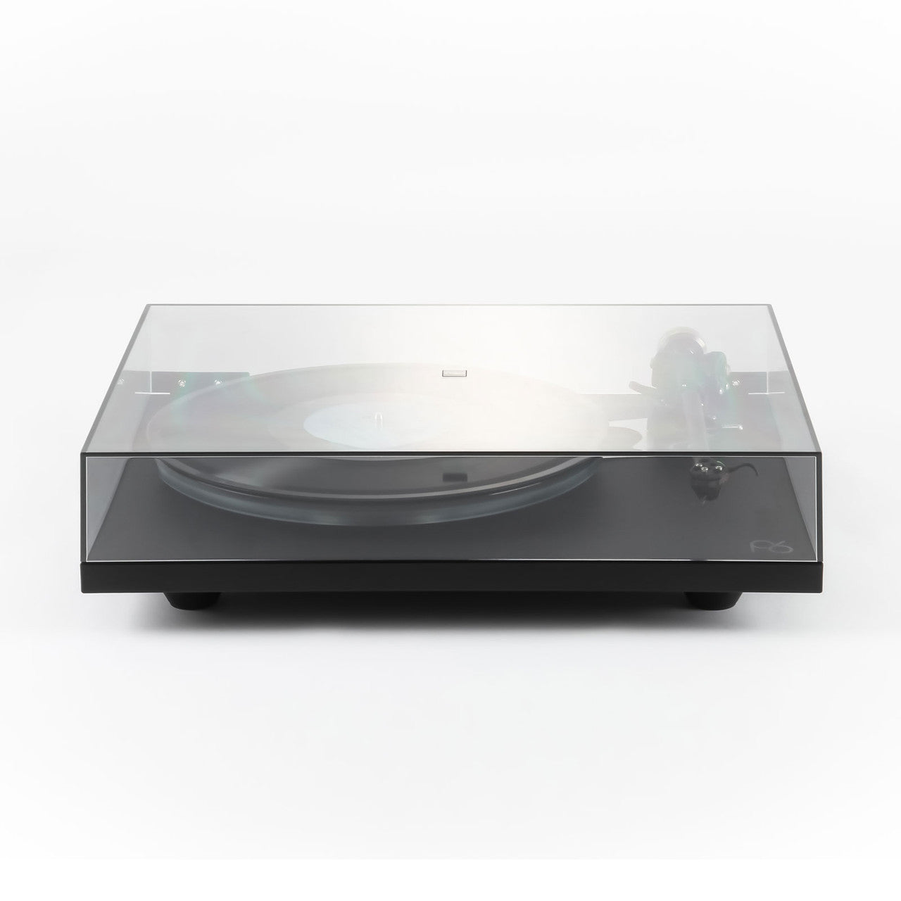 Front view of the Planar 6 with dust cover closed showing the tonearm and platter through the lid